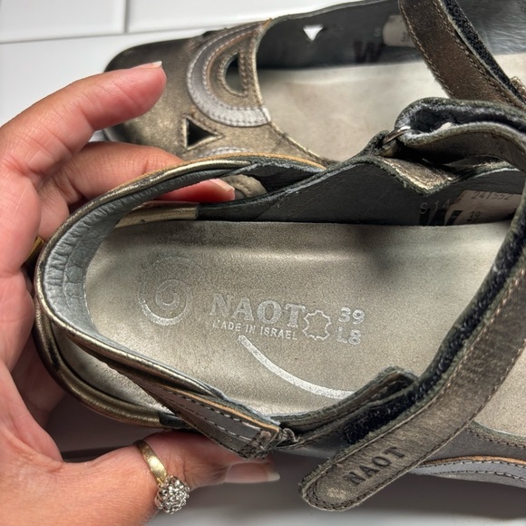 Naot Rongo Mary Jane Koru Brass Lthr/Pewter Lthr metallic‎ women’s size 8 or 39 - Picture 13 of 14